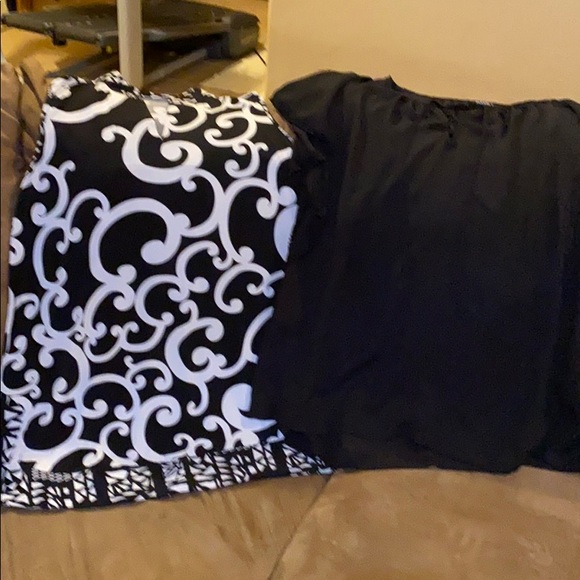 2 ladies tops - Picture 1 of 6